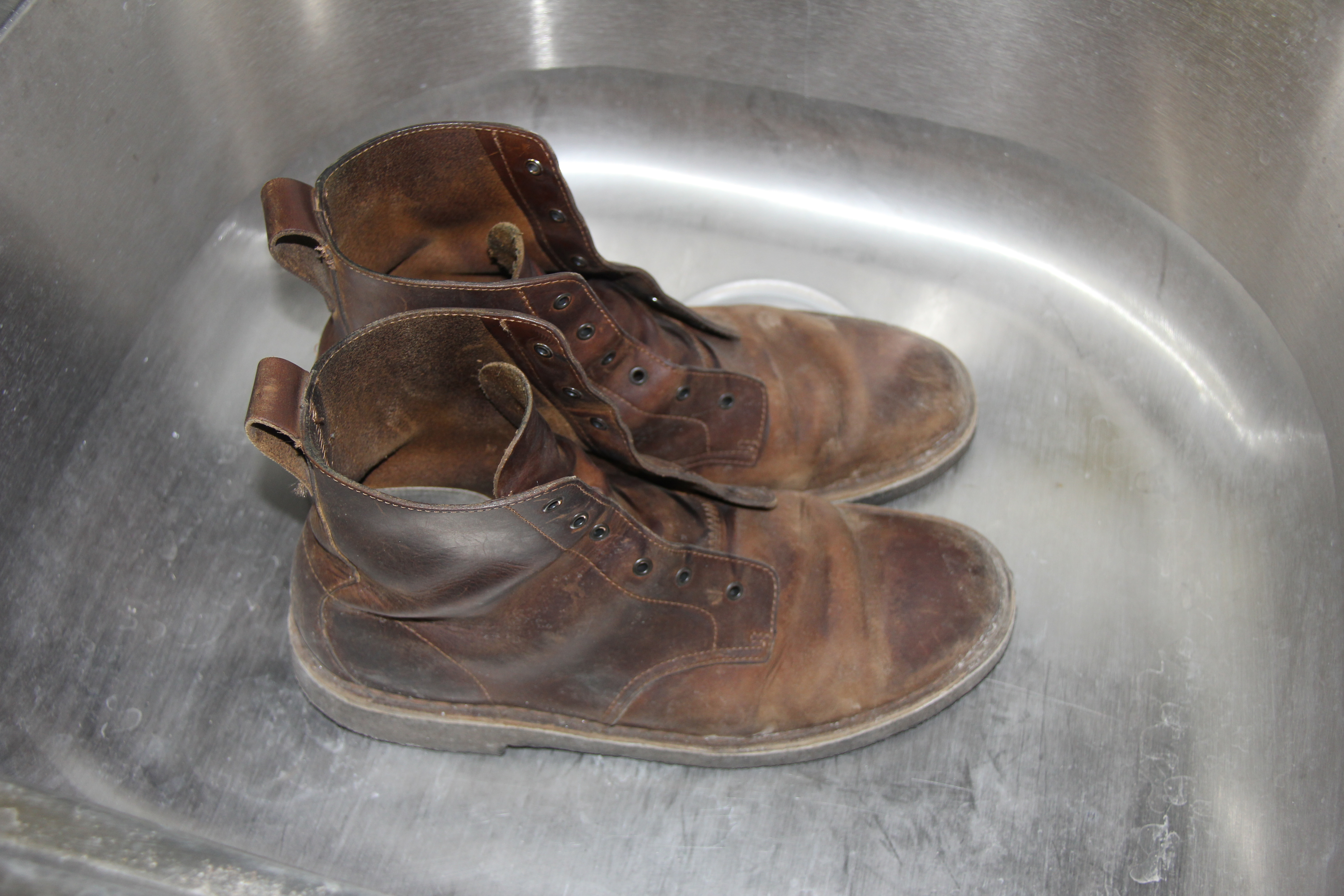 clark desert boots canada